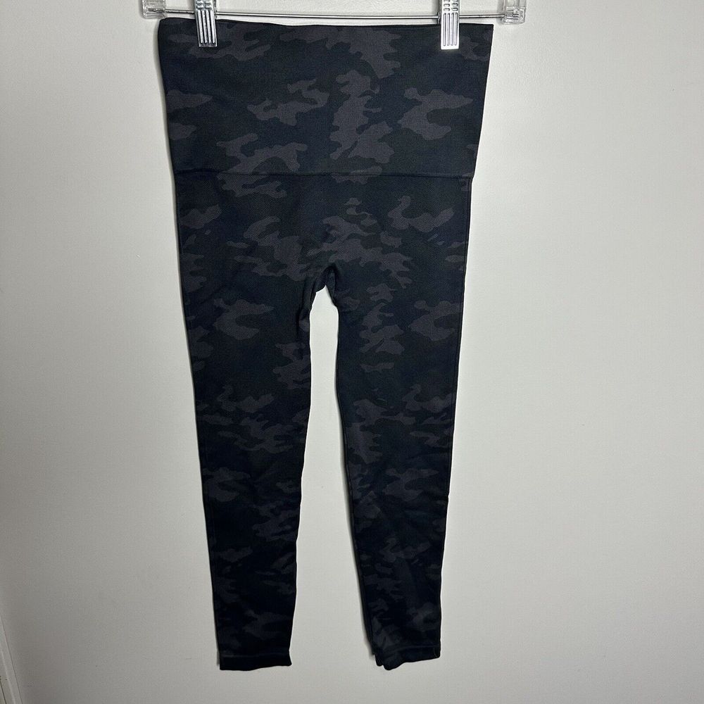 Women's SPANX Size Medium Camo High Rise Seamless‎ Leggings